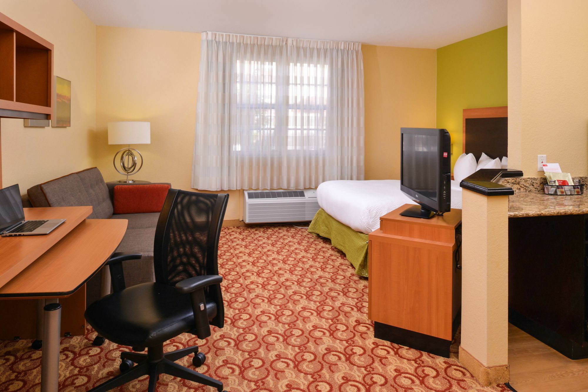 Candlewood Suites Miami Lakes By Ihg Exterior photo